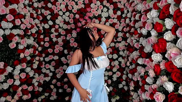 Chat XXX en directo de Mindy_Claker
