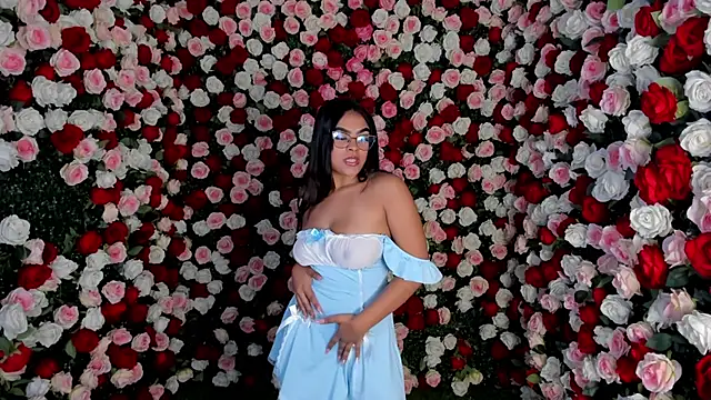 Chat XXX en directo de Mindy_Claker