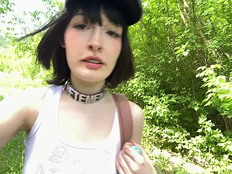 virusDoll élő XXX-chatje