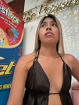 Kimmiebellarie's Webcam Show
