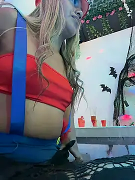 Show modela Kimmiebellarie na web-kameri