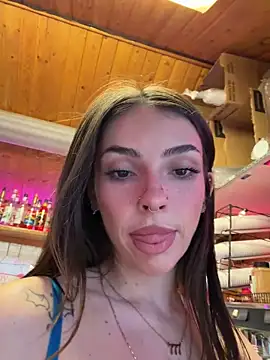 Webkamerová show juicybootyquinn