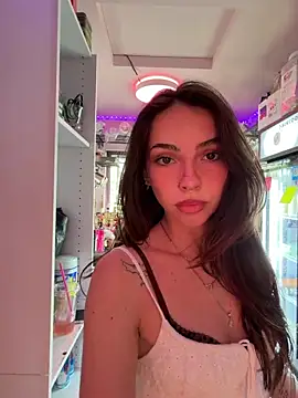 juicybootyquinn webcam show