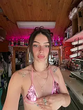 Show de juicybootyquinn na webcam