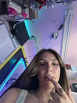 juicybootyquinn's Live Chat Room