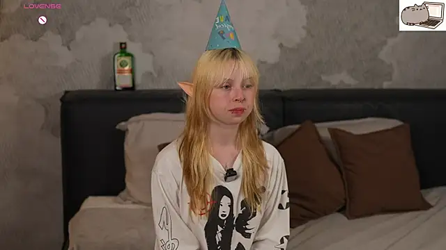ElvenCat's Webcam Show