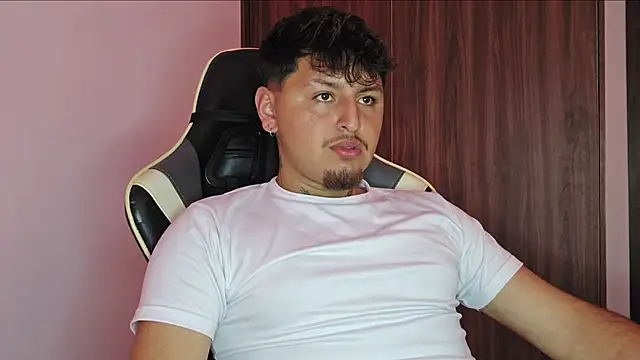 djsex_yerknox's Webcam Show