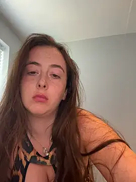 BrunetteBarbieXx_'s Webcam Show