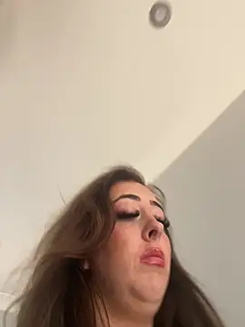 הופעת וובקאם של BrunetteBarbieXx_