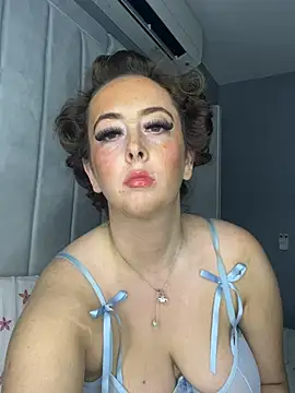 הופעת וובקאם של BrunetteBarbieXx_