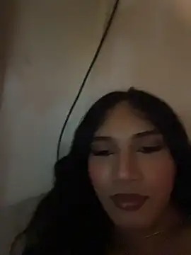 slutty_aki webkamerás műsora