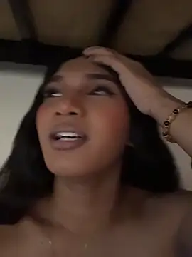 slutty_aki Show Webcam