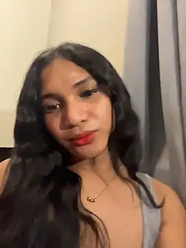 slutty_aki Adlı Modelin Canlı XXX Sohbeti