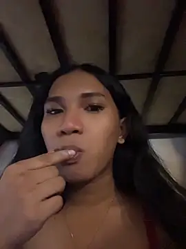 slutty_aki Show in webcam