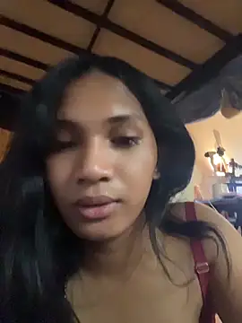 slutty_aki Show in webcam