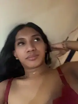 slutty_aki Pertunjukan Webcam