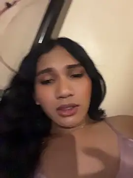 slutty_aki webcam show