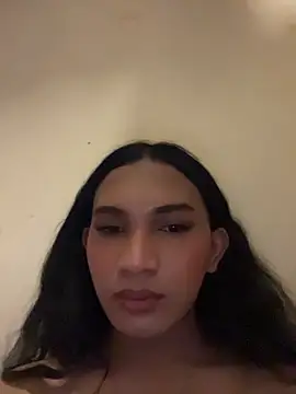 slutty_aki Webcam-Show