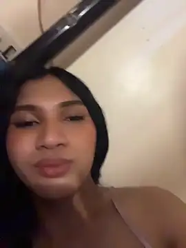 slutty_akiのウェブカメラショー