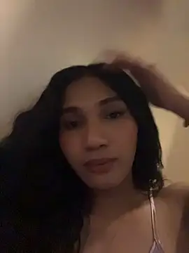 Show de slutty_aki na webcam