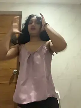 slutty_aki Pertunjukan Webcam