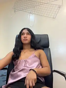 slutty_aki webcam show