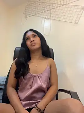 slutty_aki webcam show