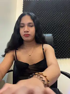 Show modela slutty_aki na web-kameri