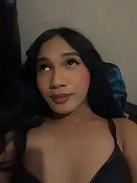 slutty_aki webkamerás műsora