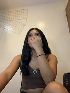 slutty_aki Show in webcam