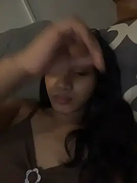 slutty_aki Webcam-Show