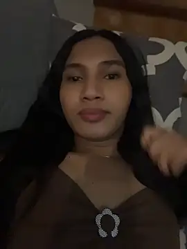 slutty_aki Pertunjukan Webcam