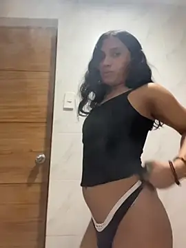 slutty_aki webcam show