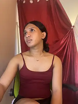 slutty_aki 在線直播表演