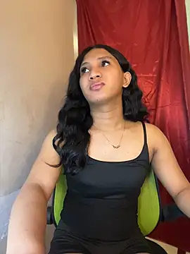 slutty_aki ওয়েবক্যাম শো