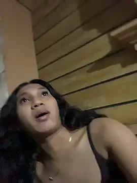 slutty_aki 在線直播表演