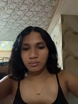 Show modela slutty_aki na web-kameri