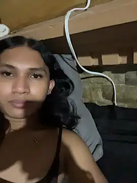 slutty_aki webkamerás műsora