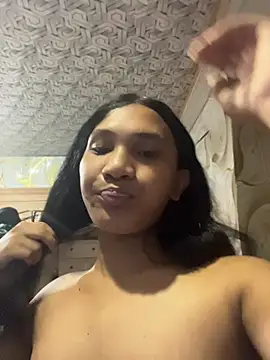 Pokazy przed kamerką – slutty_aki