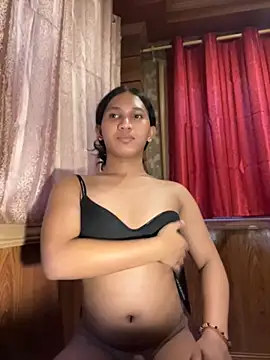 slutty_aki Webcam-Show