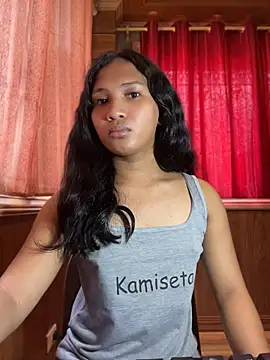 slutty_aki Show in webcam