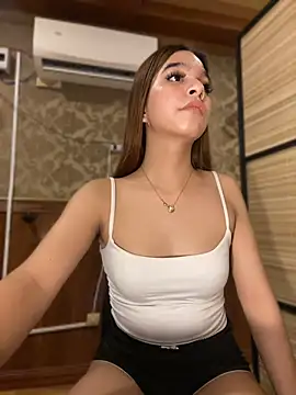 Show modela hugecock_cali na web-kameri