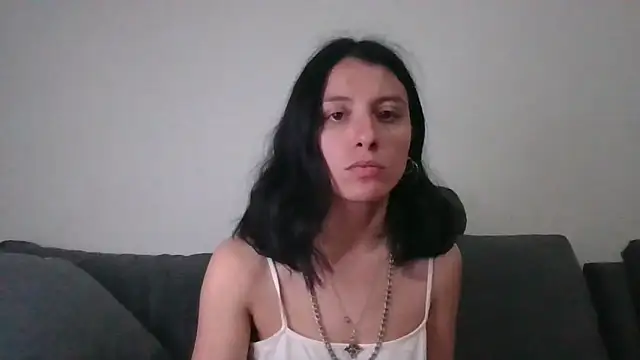 MiaaLunaa: онлайн-секс-чат