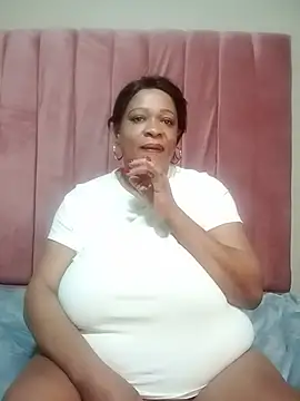 BUSTYQUEEN56_'s Live XXX Chat