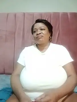 BUSTYQUEEN56_'s Live XXX Chat