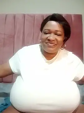 BUSTYQUEEN56_'s Live XXX Chat