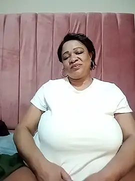 BUSTYQUEEN56_ 现场XXX聊天