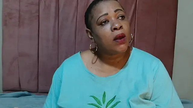 BUSTYQUEEN56_ লাইভ XXX চ্যাট