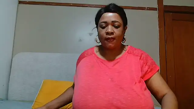 BUSTYQUEEN56_ XXX чат на живо