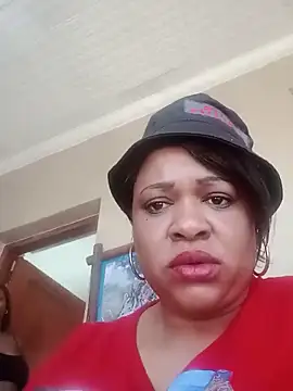 BUSTYQUEEN56_'s Live XXX Chat